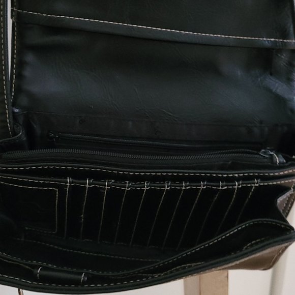 SOLD - Baci Italian Leather Crossbody Bag/Wallet - Picture 4 of 8